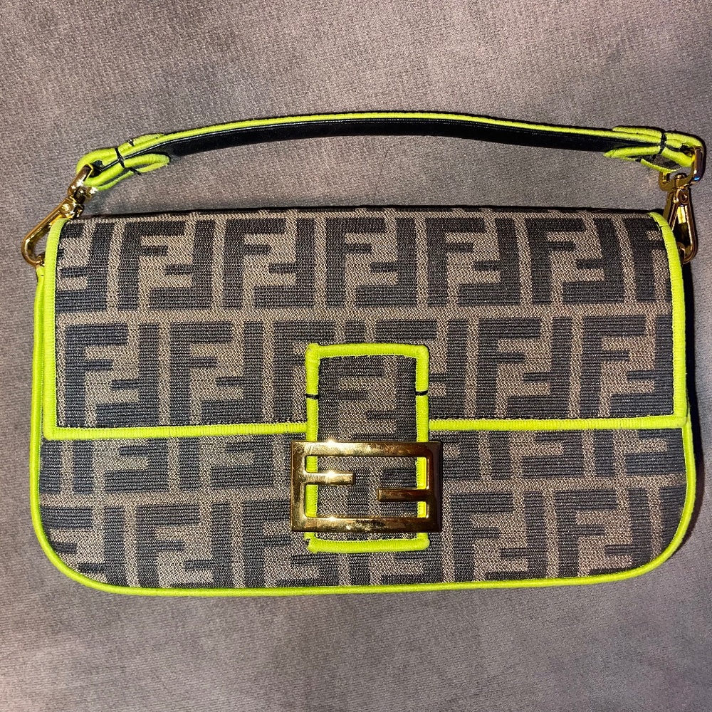 BAGUETTE BAG